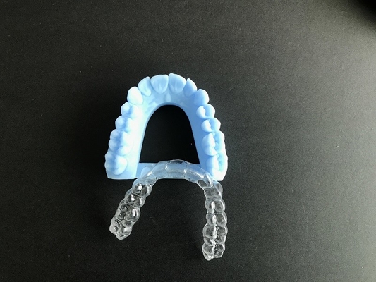 Gli apparecchi ortodontici invisibili smontabili facili mantengono ultra duro