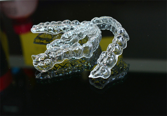 Dispositivi ortodontici fissi invisibili installazione semplice per studi dentali